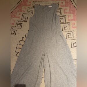 Chic Gray Jumpsuit with Modern Design